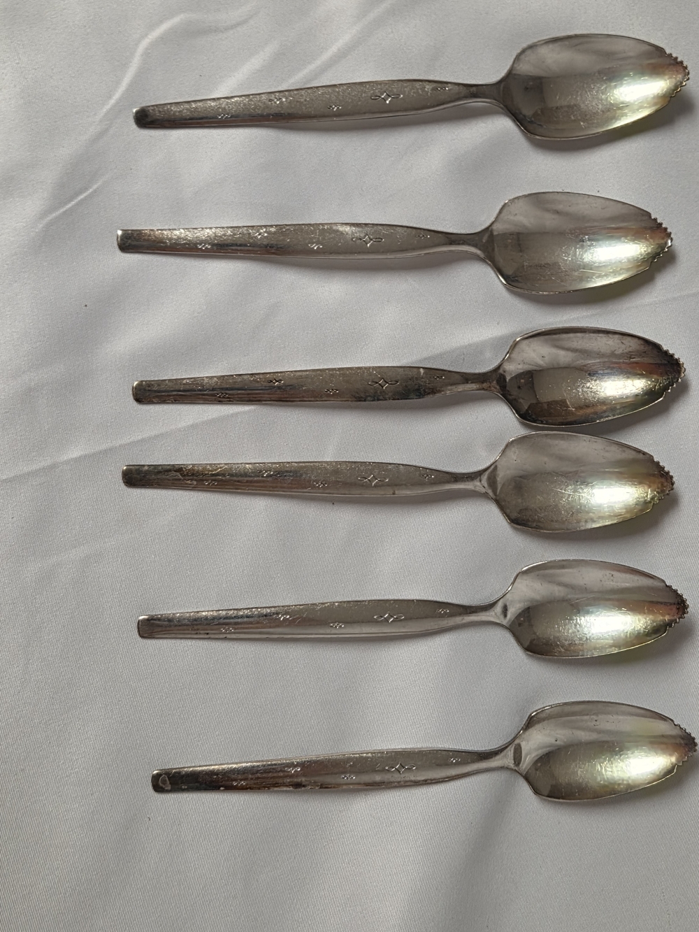 Set of 6 Wm Rogers Original Rogers Silver Plate 6" Infinity Symbol Serrated Grap